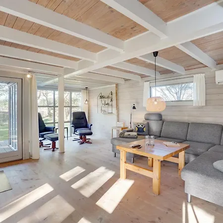 度假居 Tine - 2-3km From The Sea By Interhome